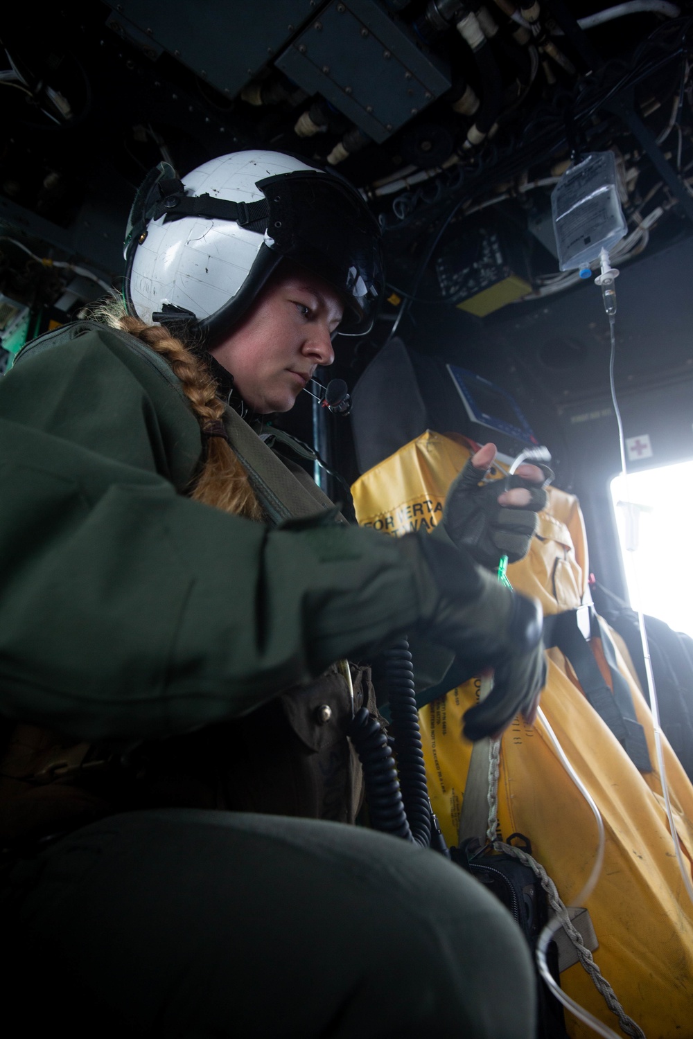 15th MEU medical personnel conduct en-route care training with UH-1Y Venom