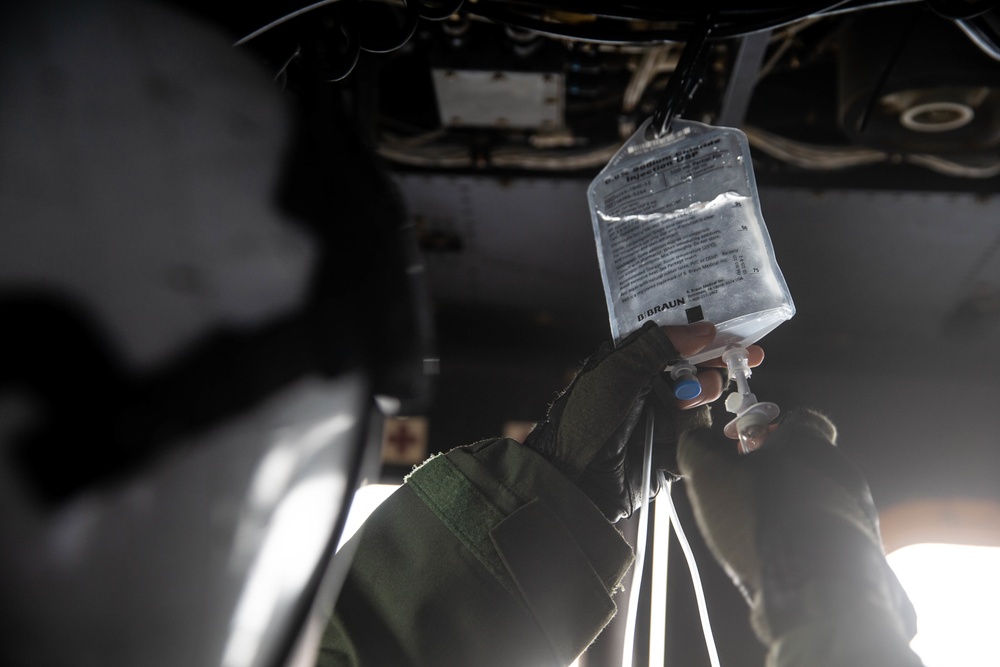 15th MEU medical personnel conduct en-route care training with UH-1Y Venom