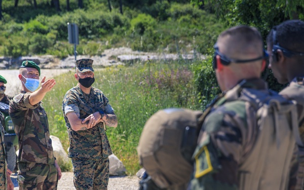 2d MARDIV CG visits French Forces