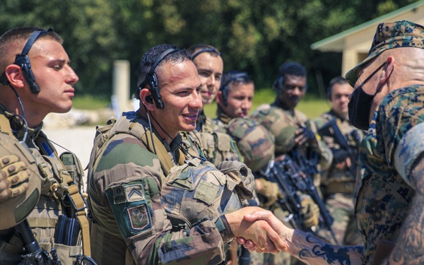 2d MARDIV CG visits French Forces