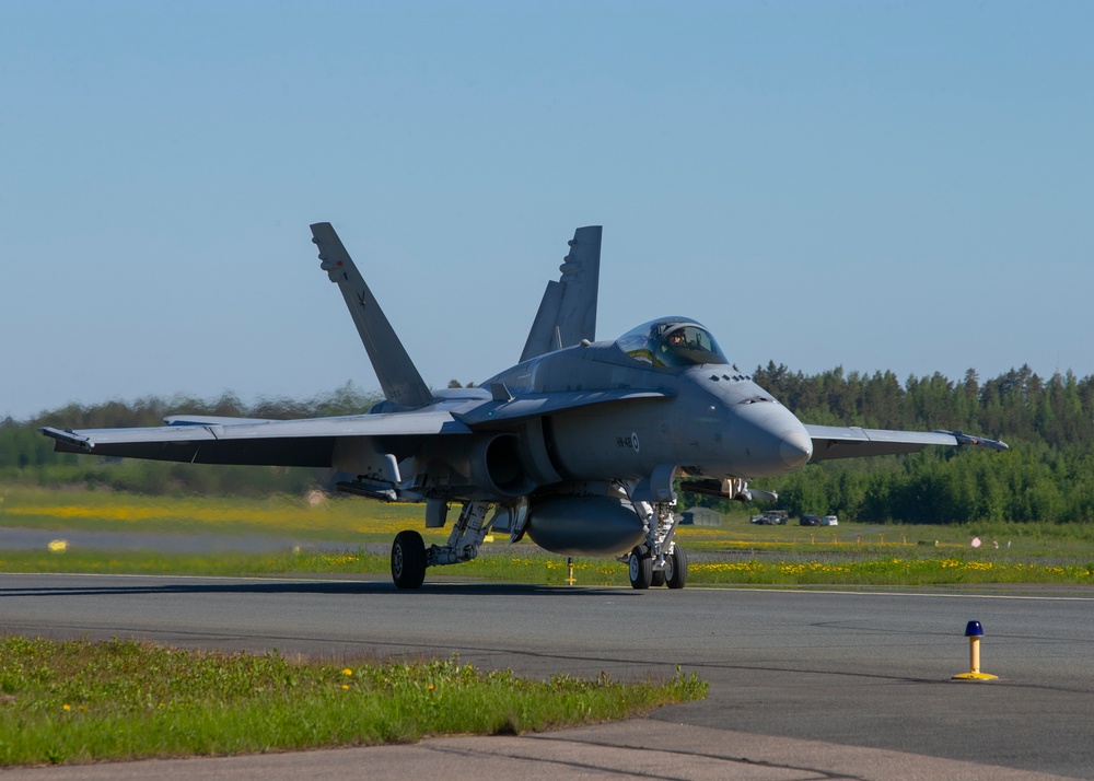 Marines train with Finnish Air Force