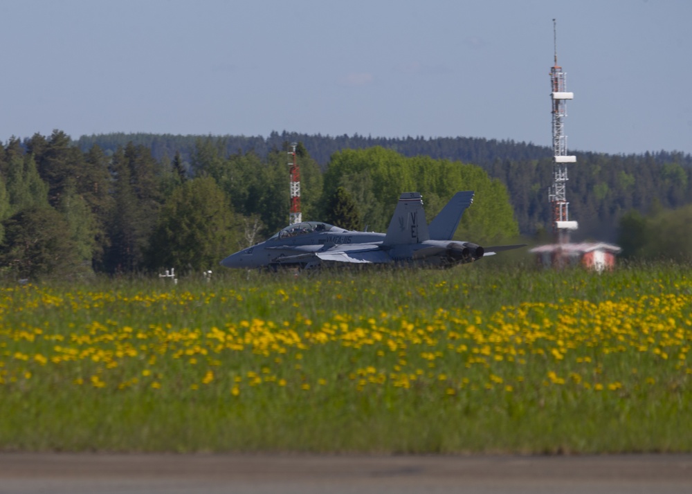 Marines train with Finnish Air Force