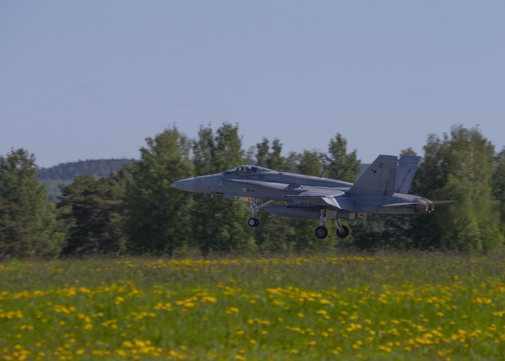 Marines train with Finnish Air Force