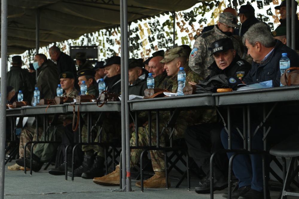 Distinguished visitors observe LFX in Bulgaria