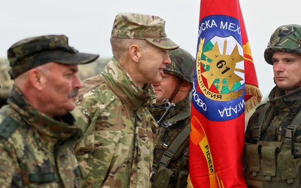 Distinguished visitors observe LFX in Bulgaria