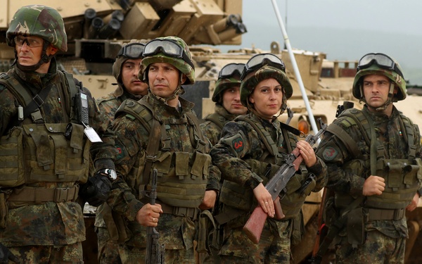Distinguished visitors observe LFX in Bulgaria