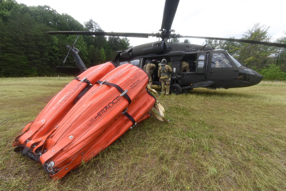 South Carolina National Guard UH-60s helicopters conduct joint-training with South Carolina Forestry Commission firefighters