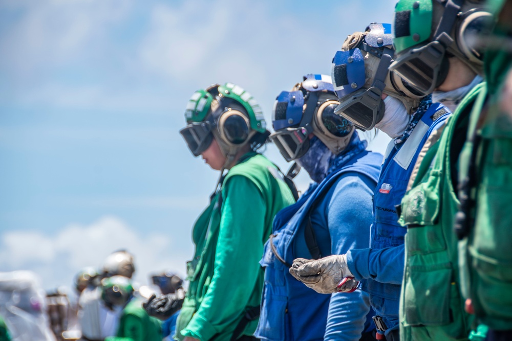 USS Ronald Reagan (CVN 76) Flight Deck Operations