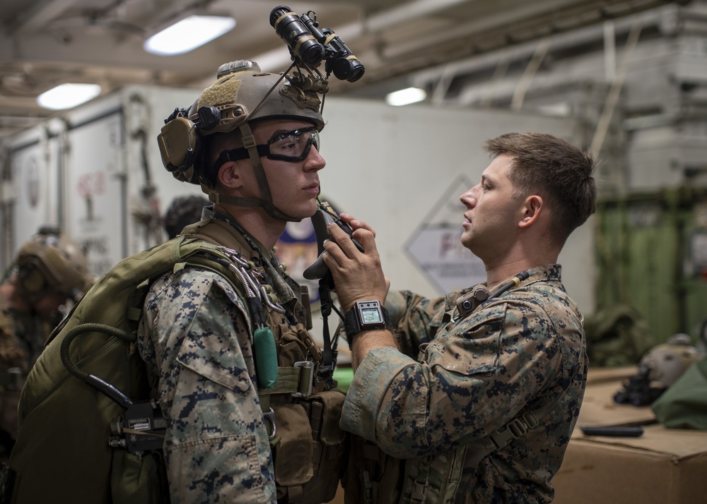 11th MEU ADRD perform JMPI before free-fall insert