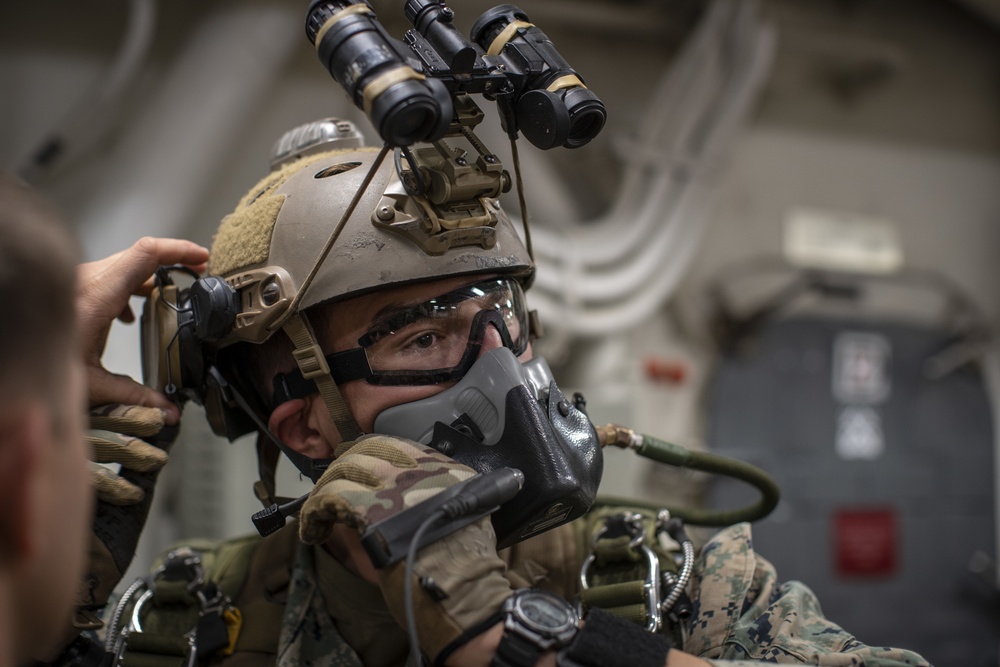 11th MEU ADRD perform JMPI before free-fall insert