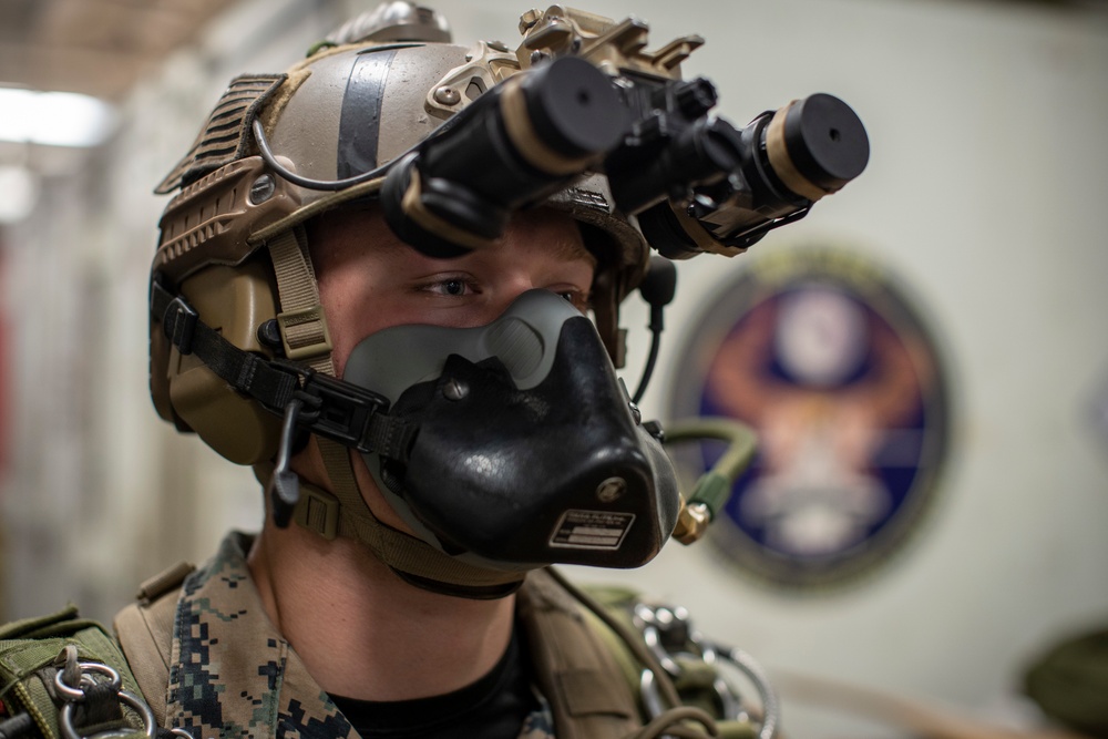 11th MEU ADRD perform JMPI before free-fall insert