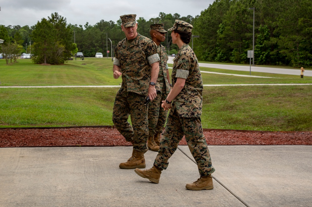 Lt. Gen. David A. Ottignon visits Wounded Warrior Battalion-East