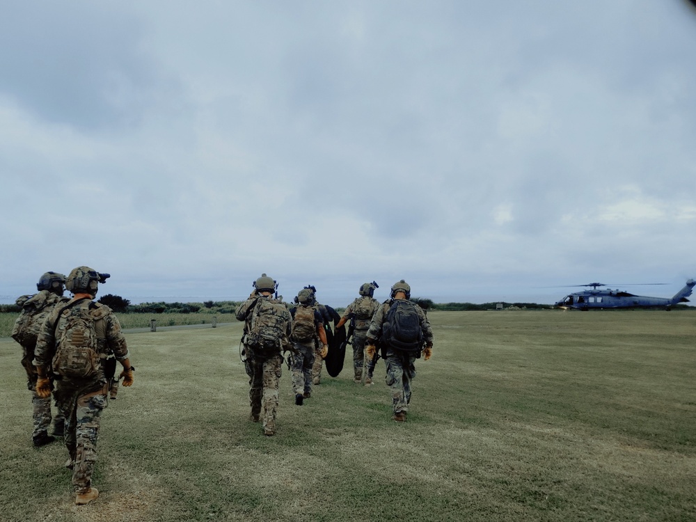 1st Special Forces Group (Airborne) practice FRIES