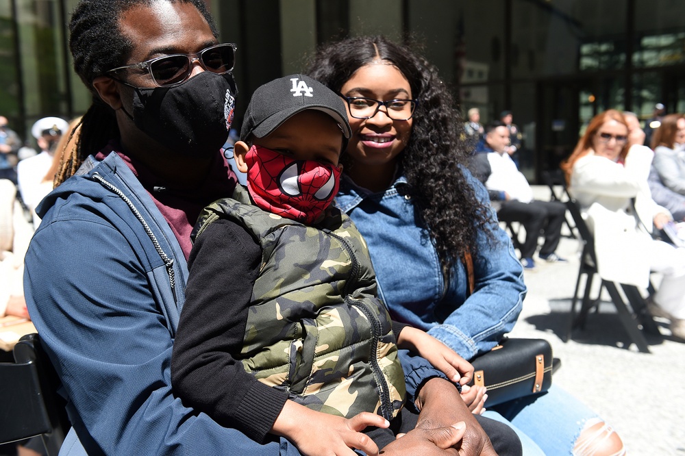 Sergeant Major of the Army Meets with Chicago Community leaders during Memorial Day Weekend