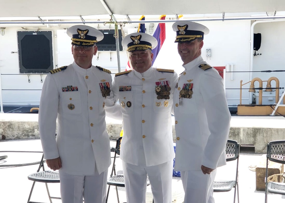 Coast Guard Sector Guam holds change of command ceremony