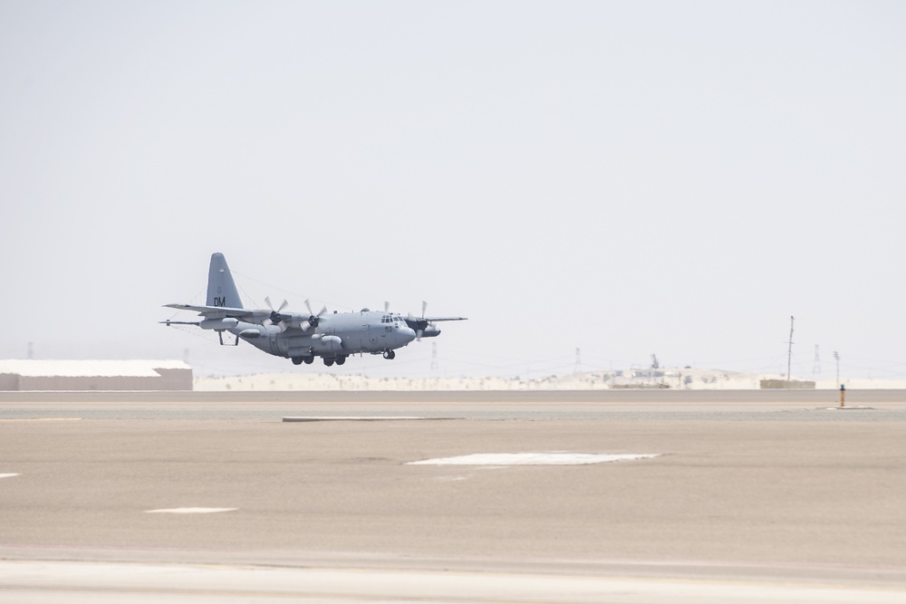 Brig. Gen. Larry Broadwell, 380th Air Expeditionary Wing Commanders Fini-Flight