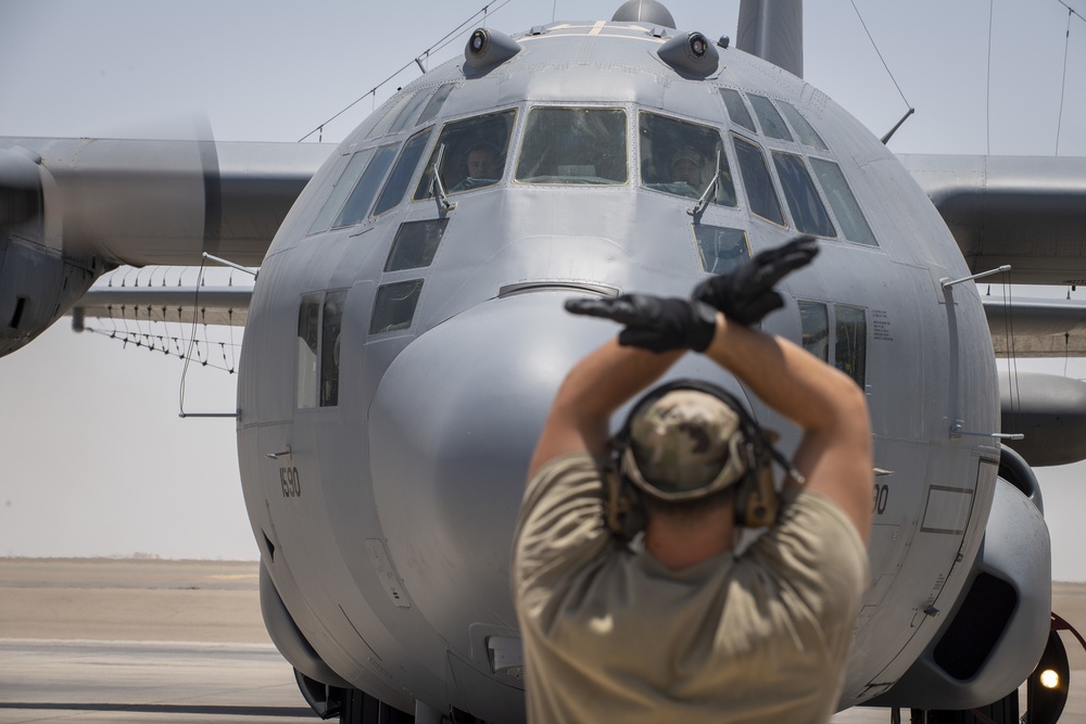 Brig. Gen. Larry Broadwell, 380th Air Expeditionary Wing Commanders Fini-Flight