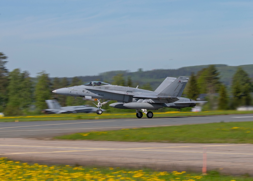 Marines train with Finnish Air Force