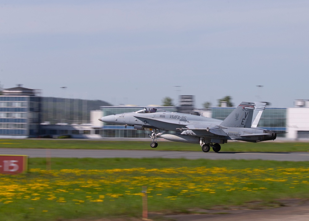 Marines train with Finnish Air Force