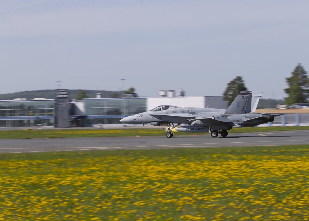 Marines train with Finnish Air Force