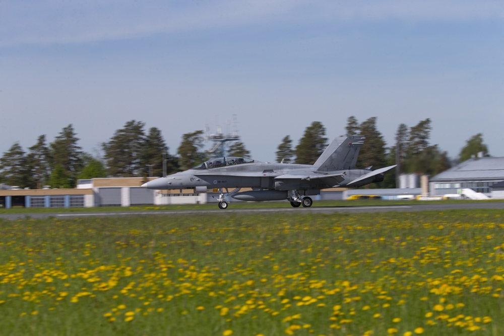 Marines train with Finnish Air Force