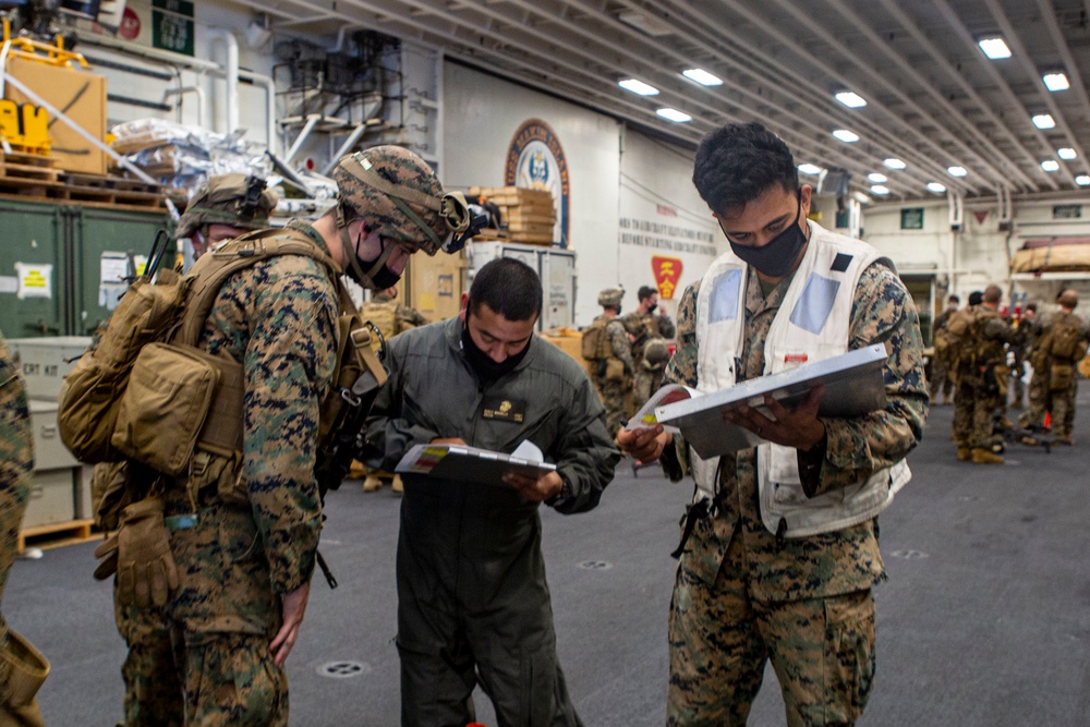 Marines, Sailors learn how to get ready for a raid
