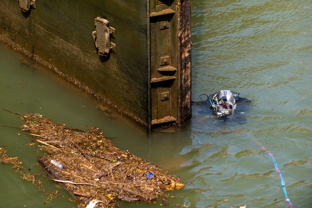 Collateral duty: Pittsburgh divers step up to dive down