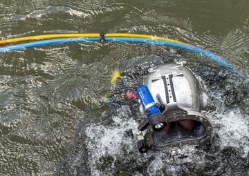 Deep down, Pittsburgh divers have thick skin under water