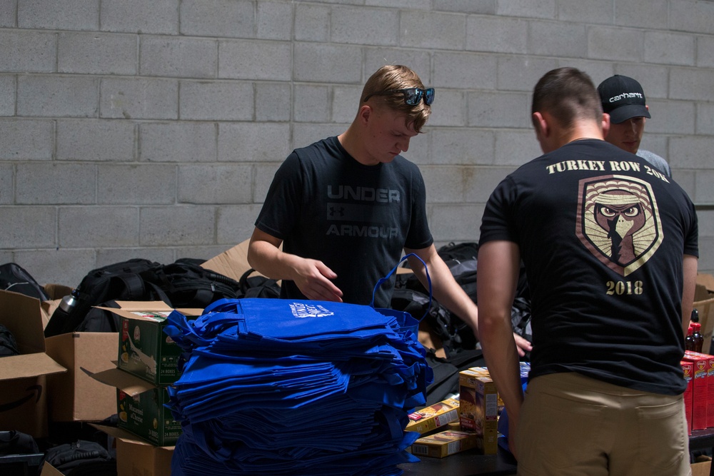 Barracks Marine volunteer for Baltimore Hunger Project