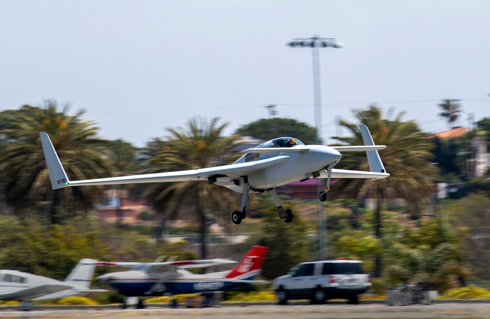 B-1B Lancer pilots test augmented reality in air