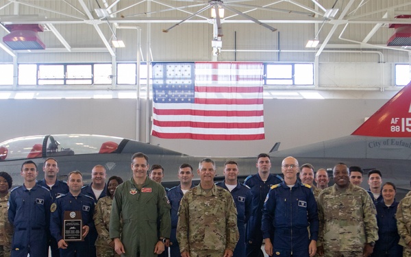 Romania's 86th Air Base personnel visit Alabama