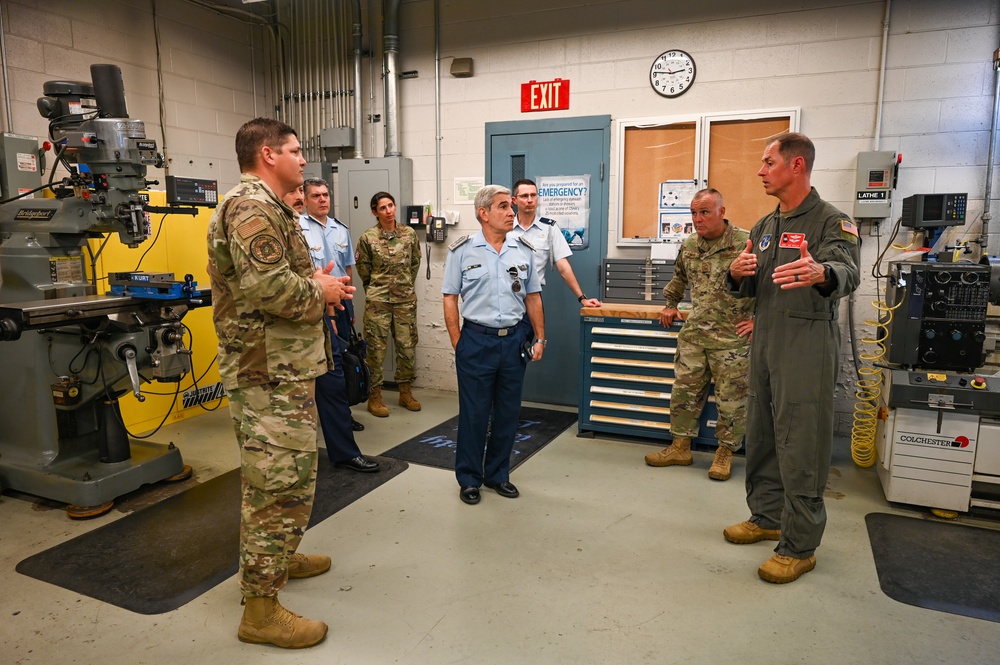 Argentine Air Force’s Chief of Staff visits 165th Airlift Wing