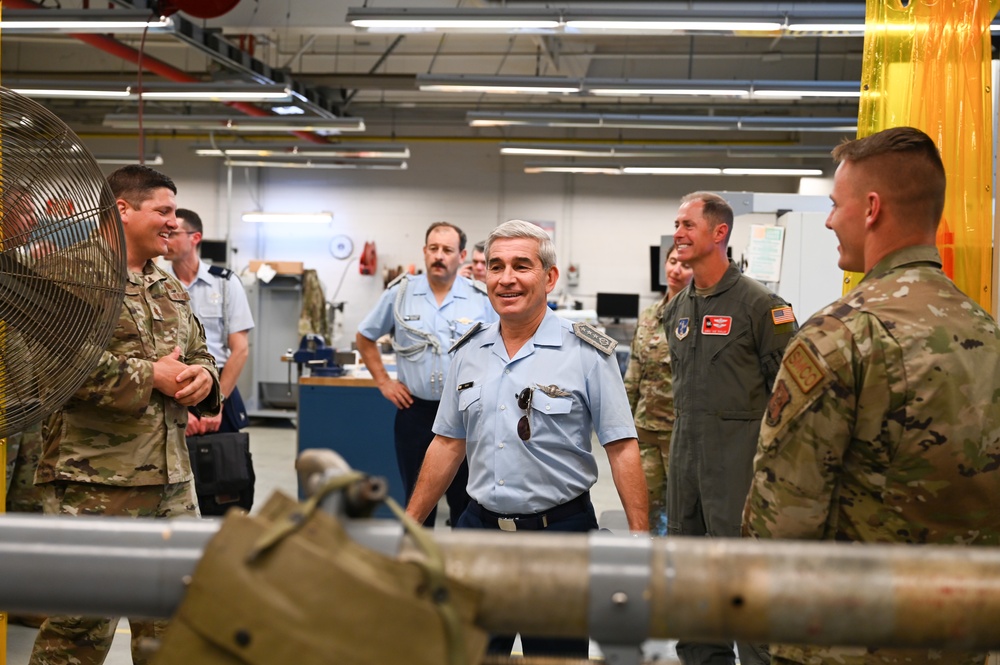 Argentine Air Force’s Chief of Staff visits 165th Airlift Wing