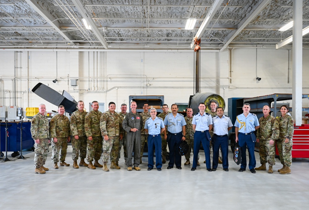 Argentine Air Force’s Chief of Staff visits 165th Airlift Wing