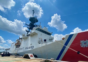 USCGC Hamilton (WMSL 753) crew returns after 97-day historic European deployment
