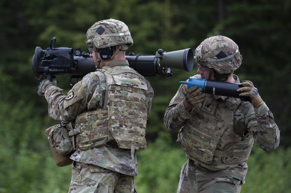 Blackfoot Co., ‘1 Geronimo' paratroopers fire the Carl Gustaf at JBER