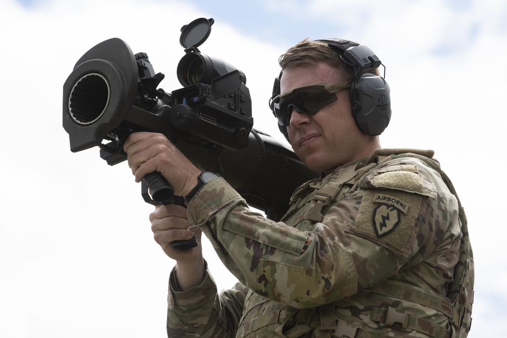 Blackfoot Co., ‘1 Geronimo' paratroopers fire the Carl Gustaf at JBER