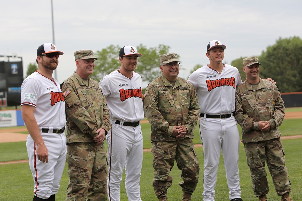 Chicagoland baseball team honors service during Frontier League baseball  Memorial Day game, Article