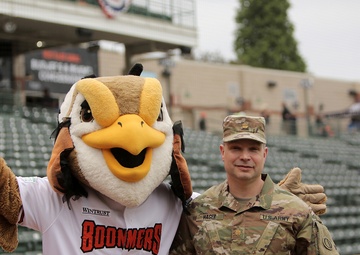 Chicagoland baseball team honors service during Frontier League baseball Memorial Day game