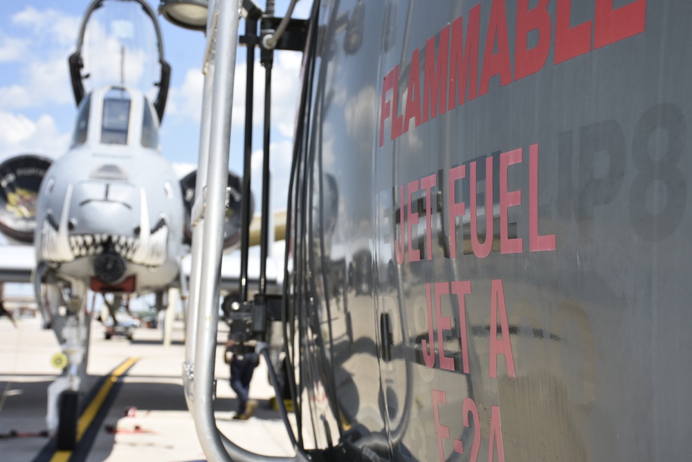 442d Fighter Wing works with the 509th Logistics Readiness Squadron to refuel A-10