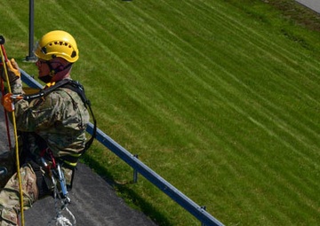 NY Command Chief Visits 105th Airlift Wing