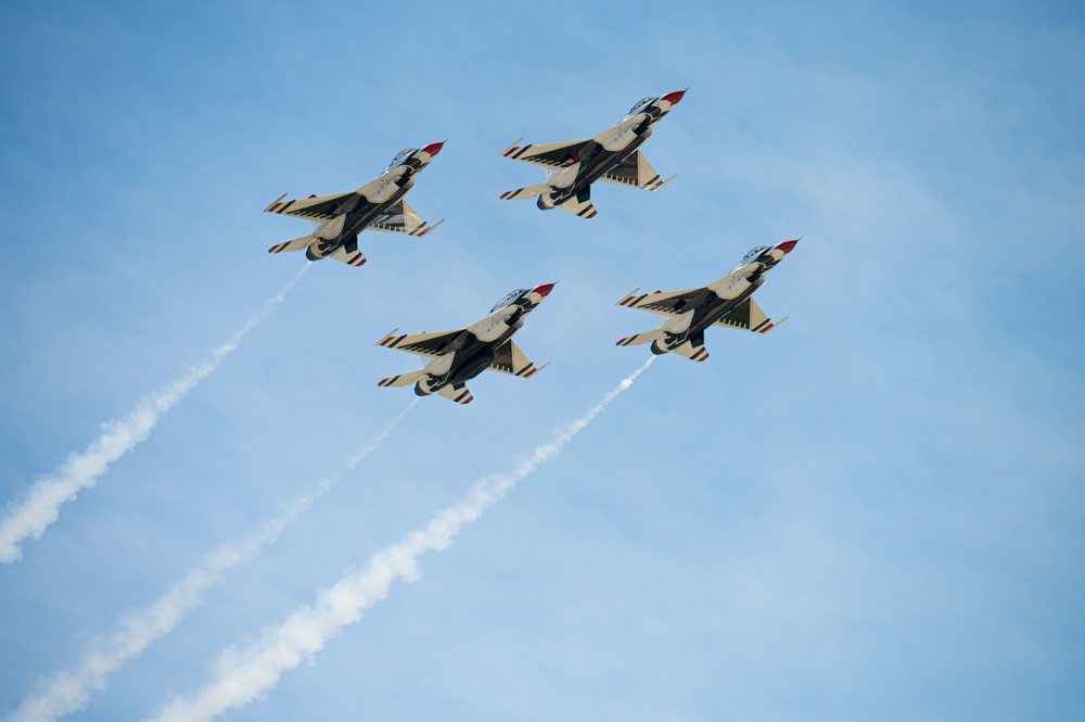 Thunderbirds perform at Sound of Speed Air Show