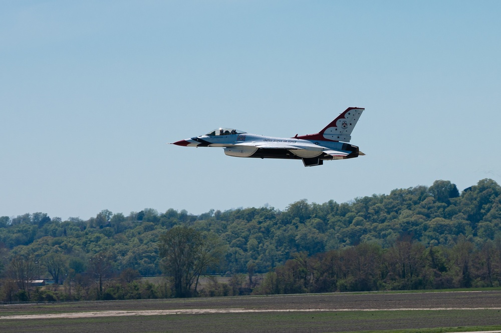 Thunderbirds perform at Sound of Speed Air Show