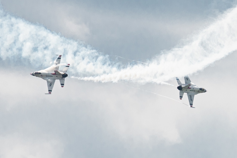 Thunderbirds perform at Sound of Speed Air Show