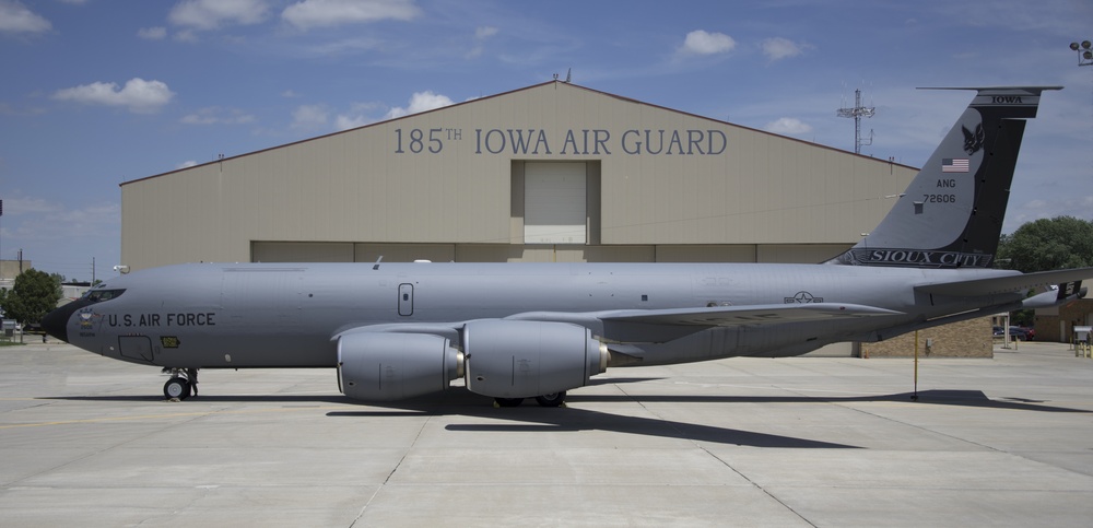 185TH ARW BAT TAIL KC-135 STRATOTANKER