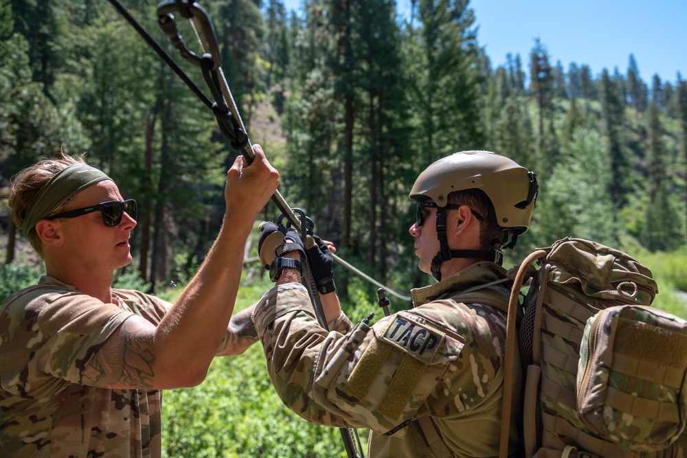 124th ASOS completes training in mountainous Idaho