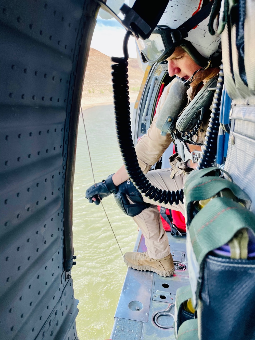 152nd Airlift Wing works with Navy to conduct water survival training