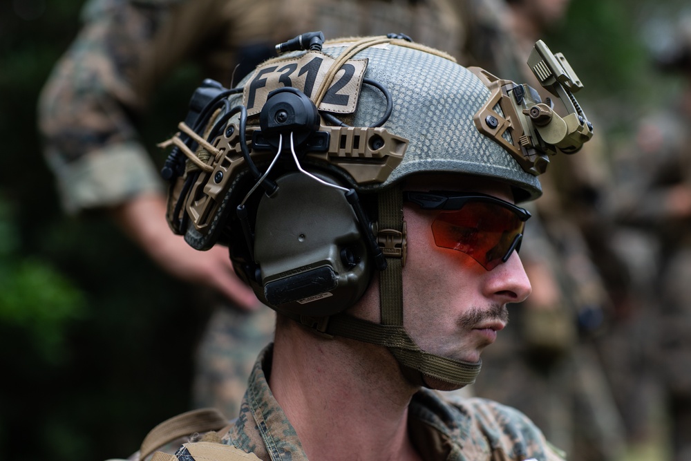 DVIDS - Images - FRP Marines weapons familiarization training [Image 4 ...