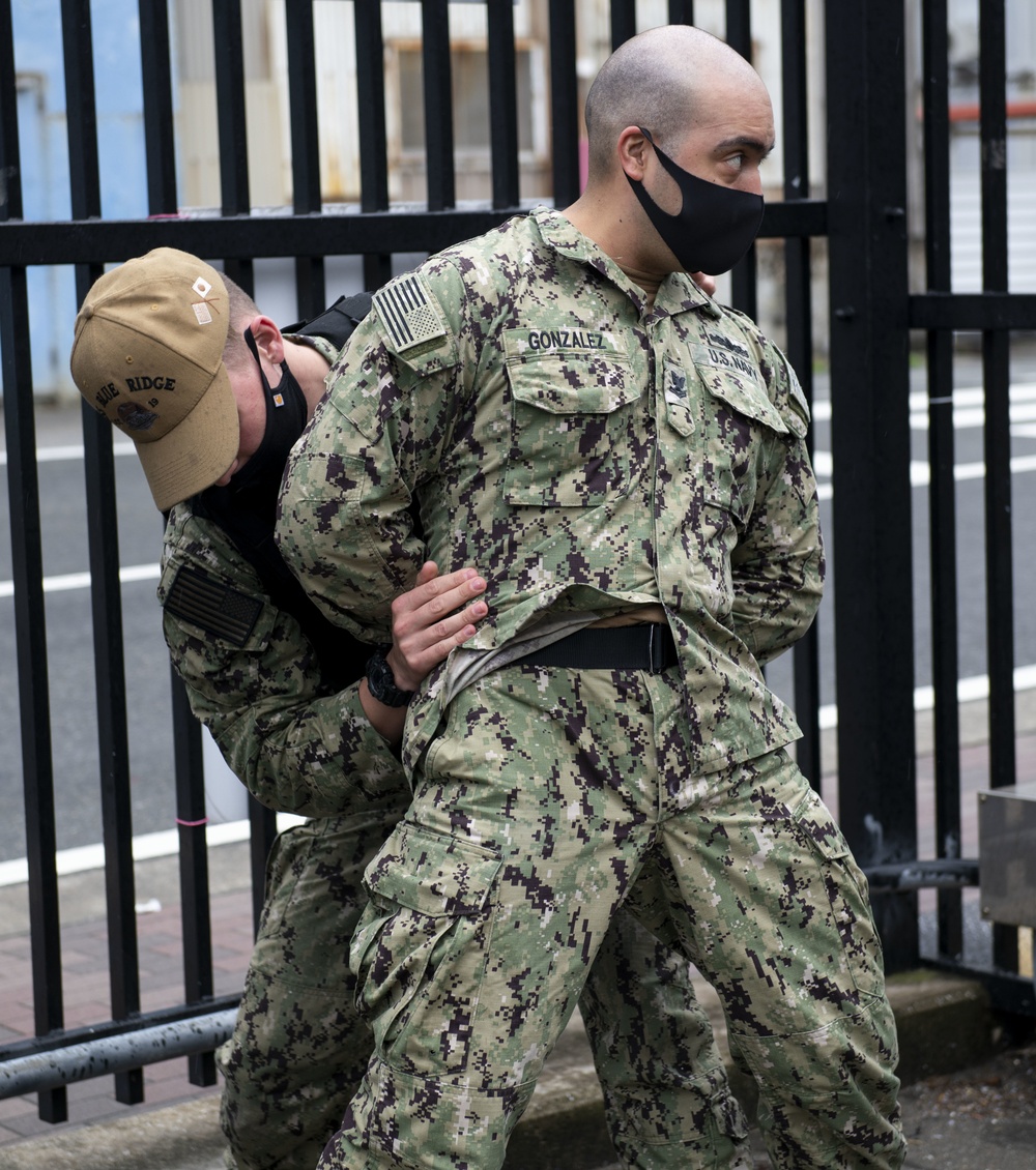 Blue Ridge Sailors Conduct Anti-terrorism Force Protection Drill