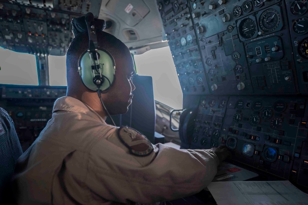 KC-10 Extender flight engineer